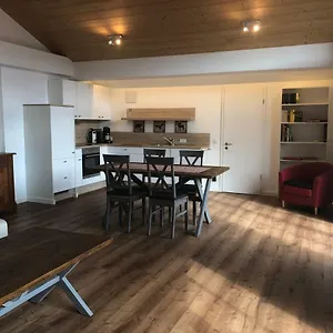 https://apartment-dachjuchhe-zum-see.com-bavaria.com