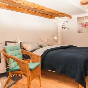 https://stylish-apartament-with-castle-view-free-parking.hotels-in-ljubljana.com